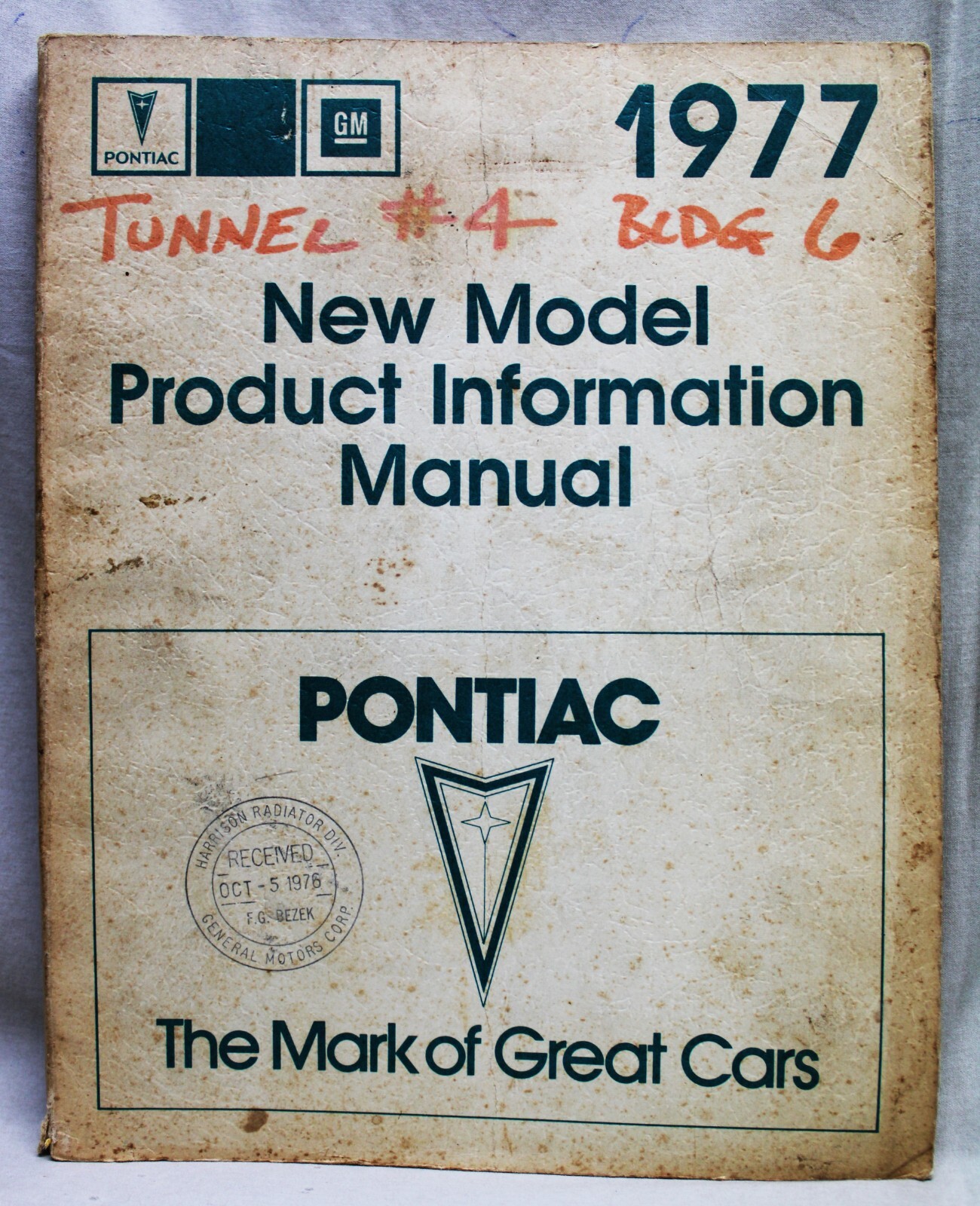1977 PONTIAC AUTOMOBILE CAR NEW MODEL PRODUCT INFORMATION MANUAL
