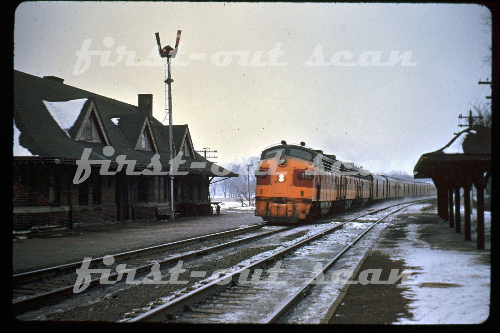 R DUPLICATE SLIDE - Milwaukee Road MILW 90C Hiawatha Action Pewaukee WI 1952