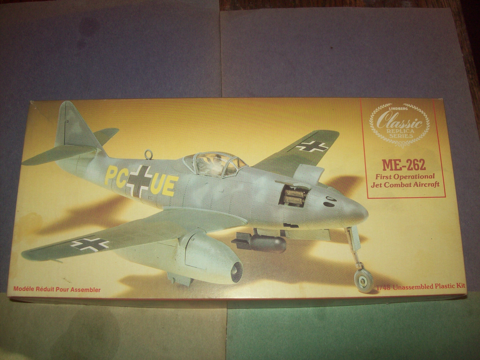 GERMAN WWII MESSERSCHMTT ME-262 JET AIRCRAFT 1/48 MODEL LINDBERG CLASSIC SERIES