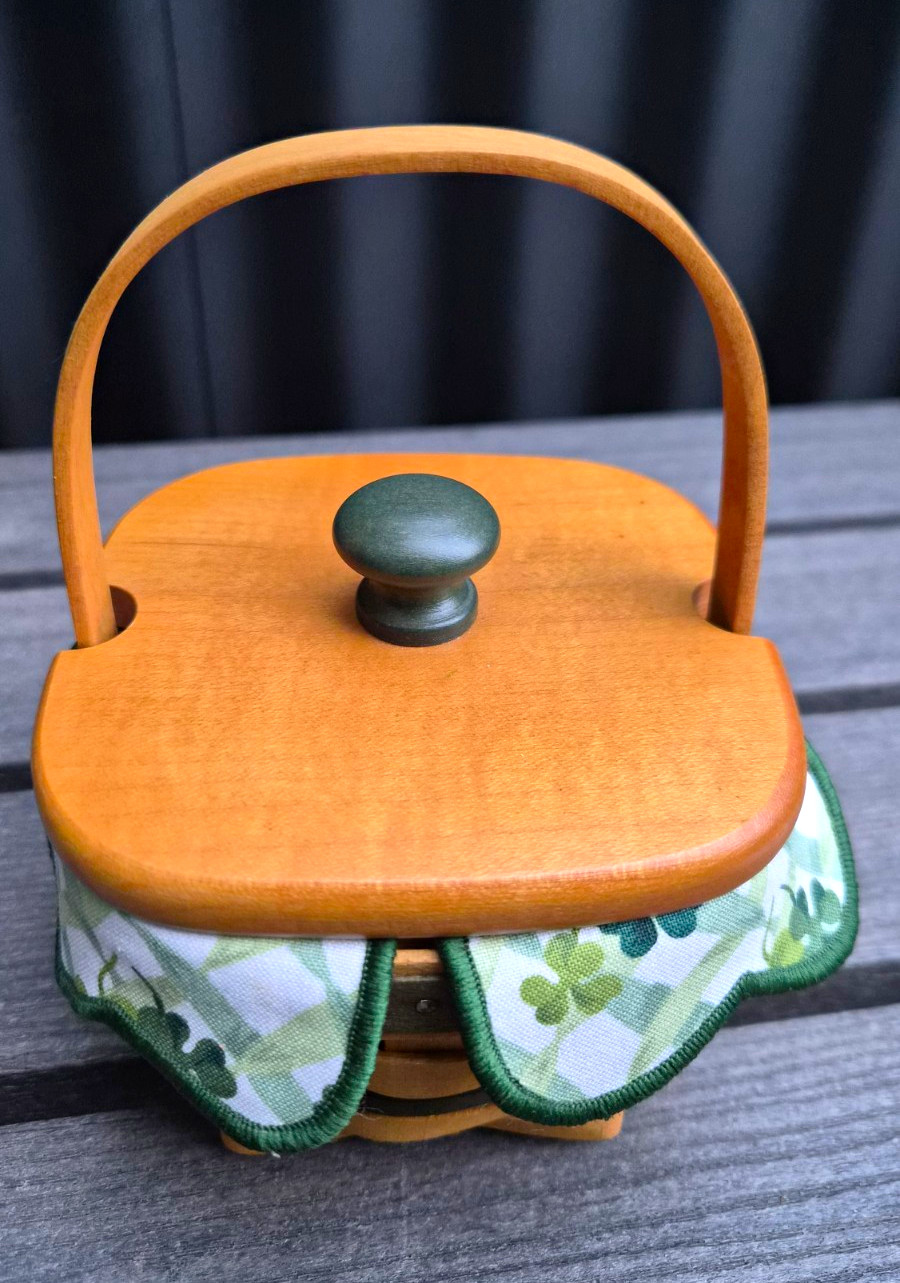 Vintage 1999 Longaberger \