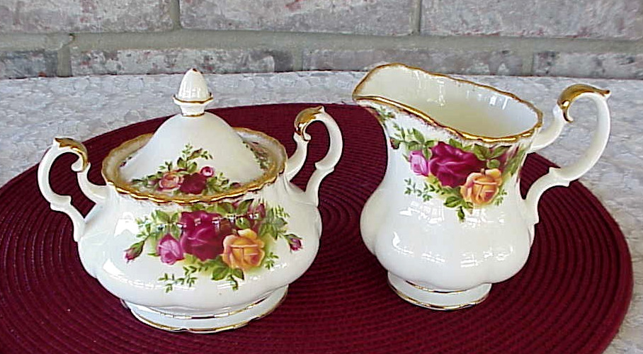 Vintage Royal Albert Old Country Roses Sugar and Creamer Set England 1962
