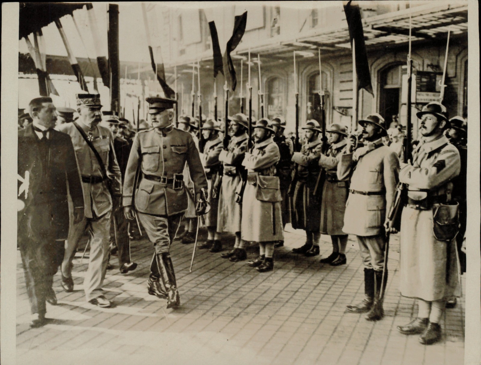 1918 Press Photo Commander of the AEF, General John Pershing Inspects French