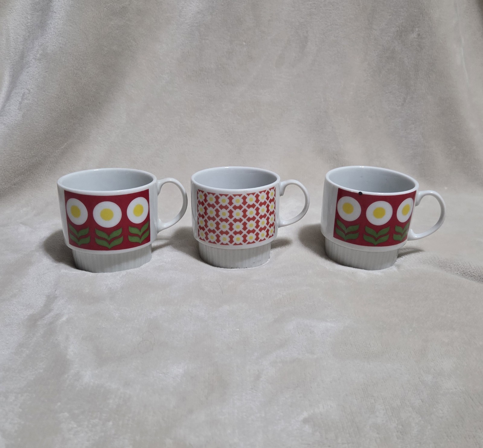 Vintage 70s Nevco Japan Stackable Mugs Set of 3 Red Flower