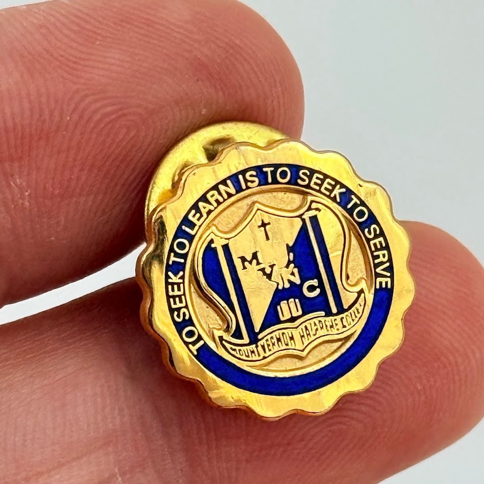 Vtg Mount Vernon Nazarene University College Pin Campus Church Religious