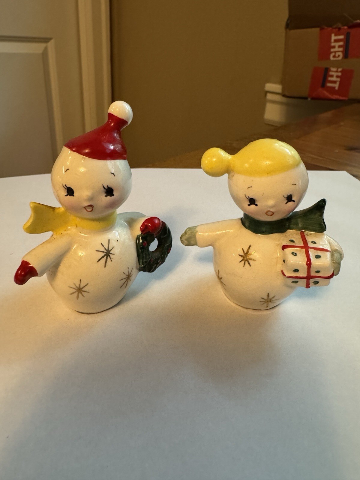 Vintage Norcrest Japan Ceramic Christmas Snowmen Salt And Pepper Shakers, RARE