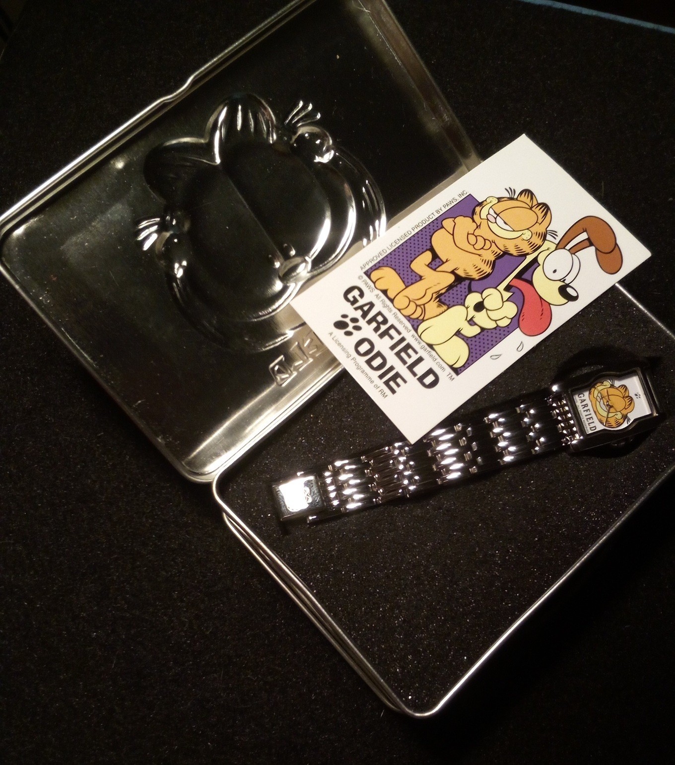 Garfield Vintage Watch w/embossed metal box (from a collection): New Battery