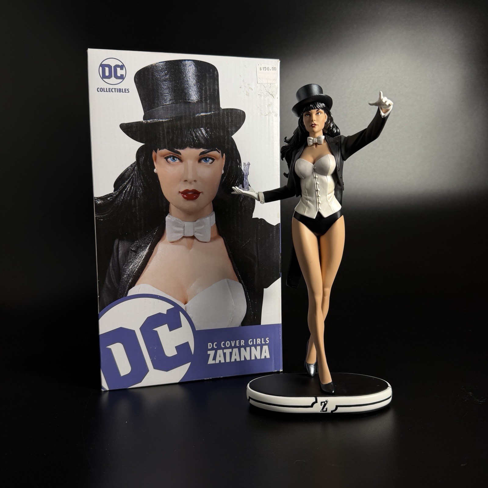 DC Direct Cover Girls - Zatanna Statue Limited Edition 97/5000 - Damaged