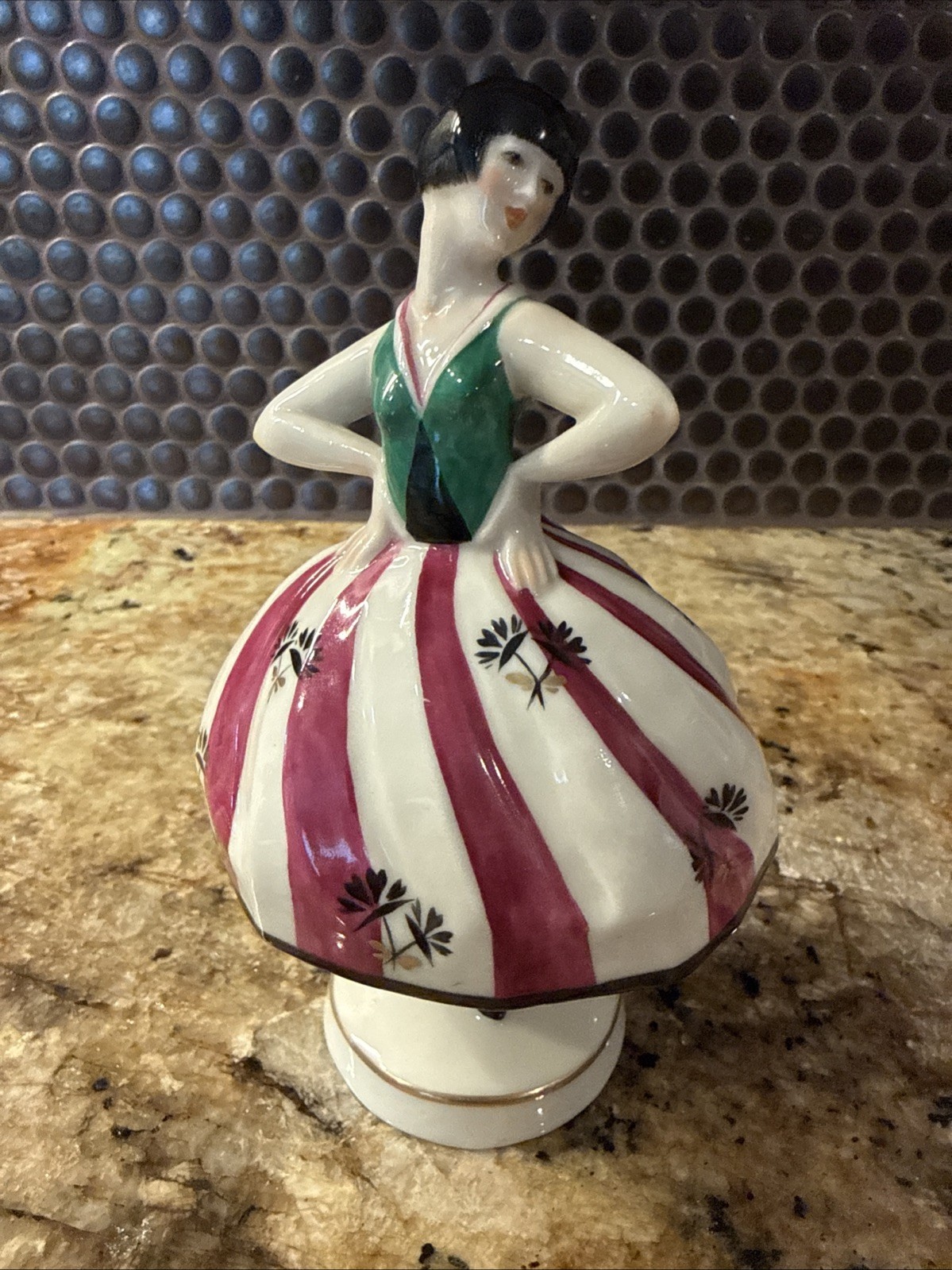 Rare Schwarzburger Werkstätten Porcelain Figurine # 5G4 In Great Condition.