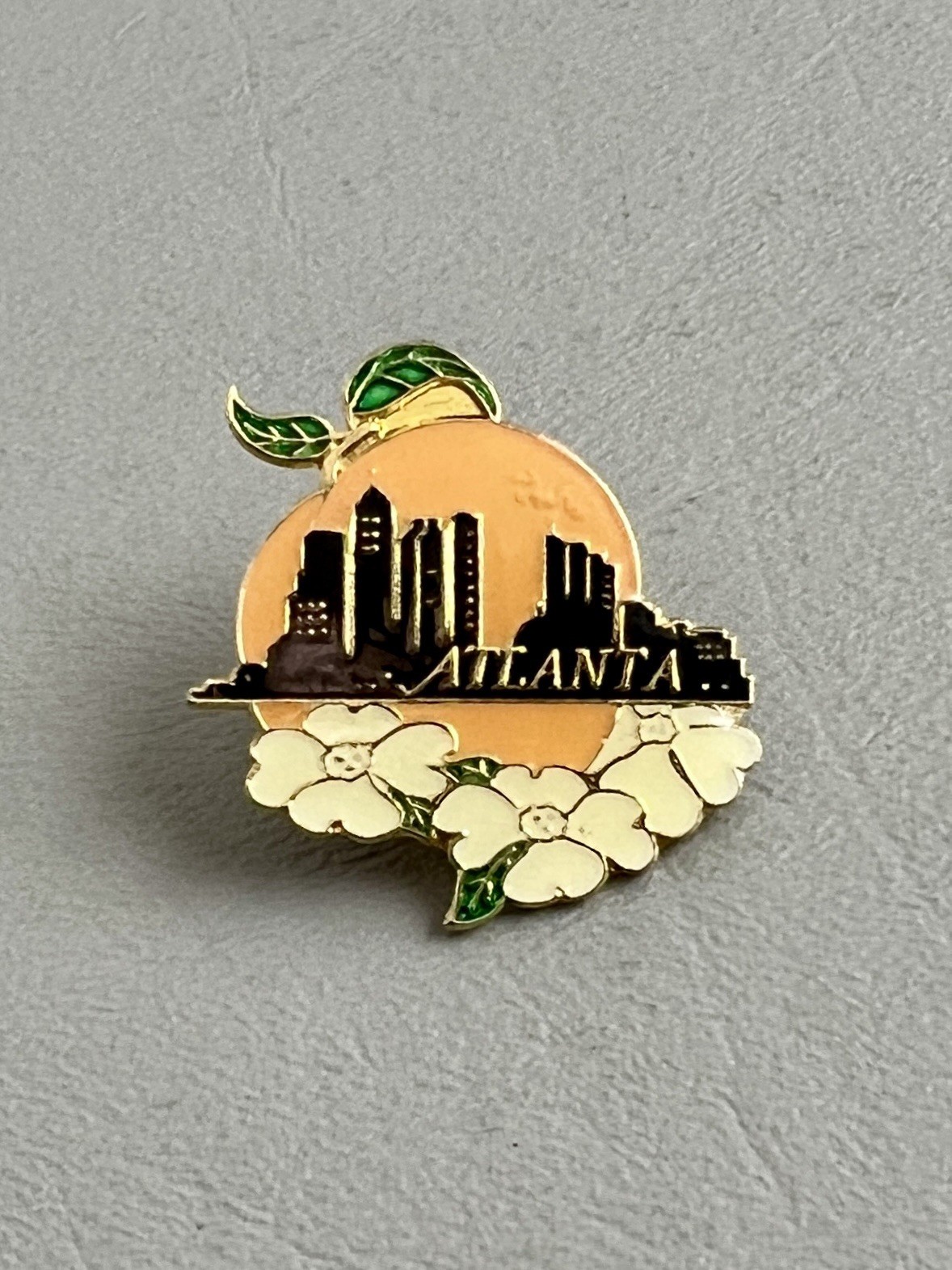 Vintage Atlanta Georgia Peach Skyline Dogwood Enamel Souvenir Lapel Pin Gold
