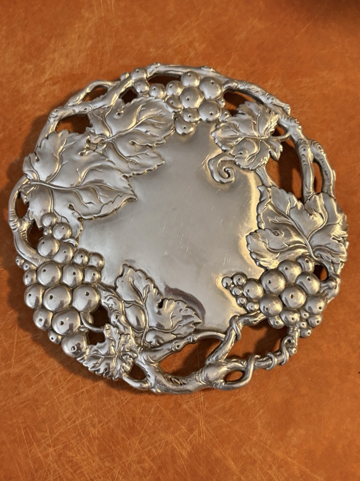 Arthur Court 2000 Grape Vine Trivets Set of 2 Cast Aluminum Footed Wall Decor