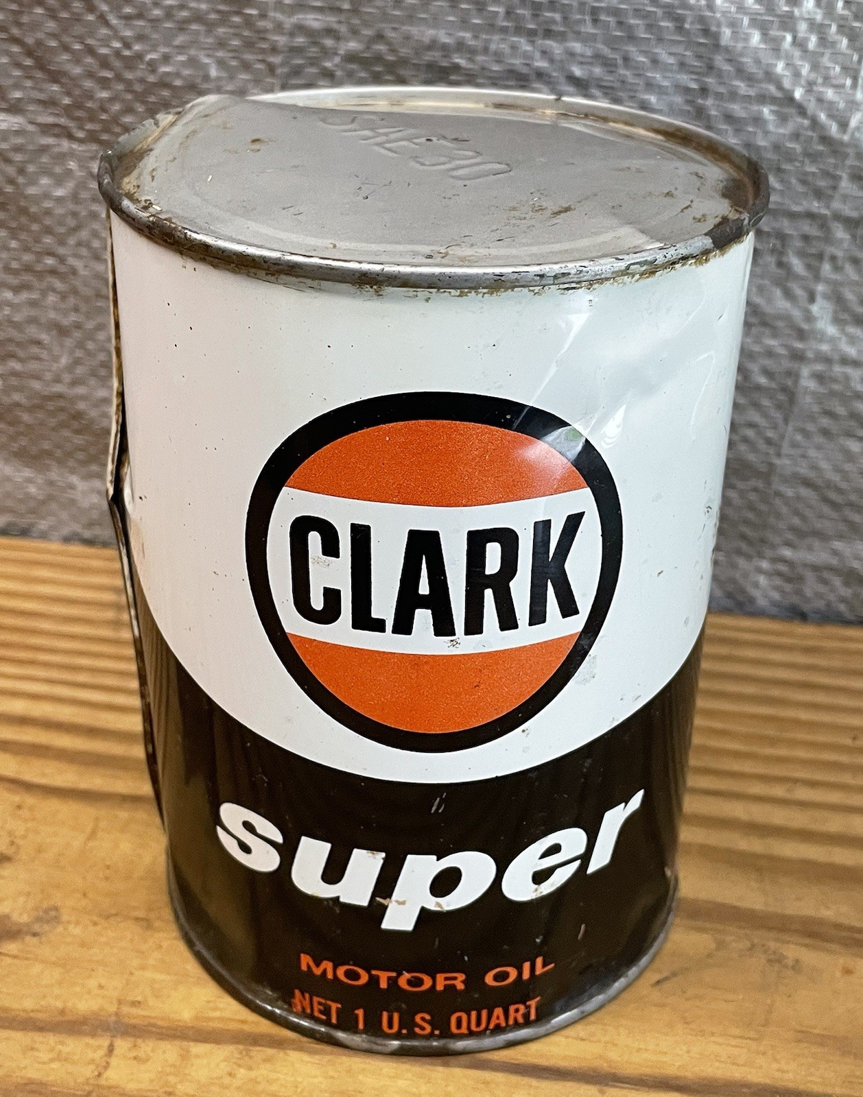 Clark Super Motor Oil One Quart Can Milwaukee, Wisconsin 