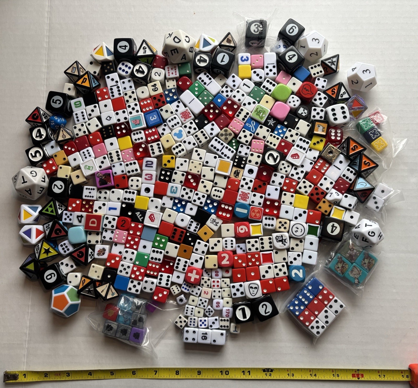 390+ Dice Huge Vintage Modern Color Casino Poker Yahtzee Dungeon Lot 5.5 pounds