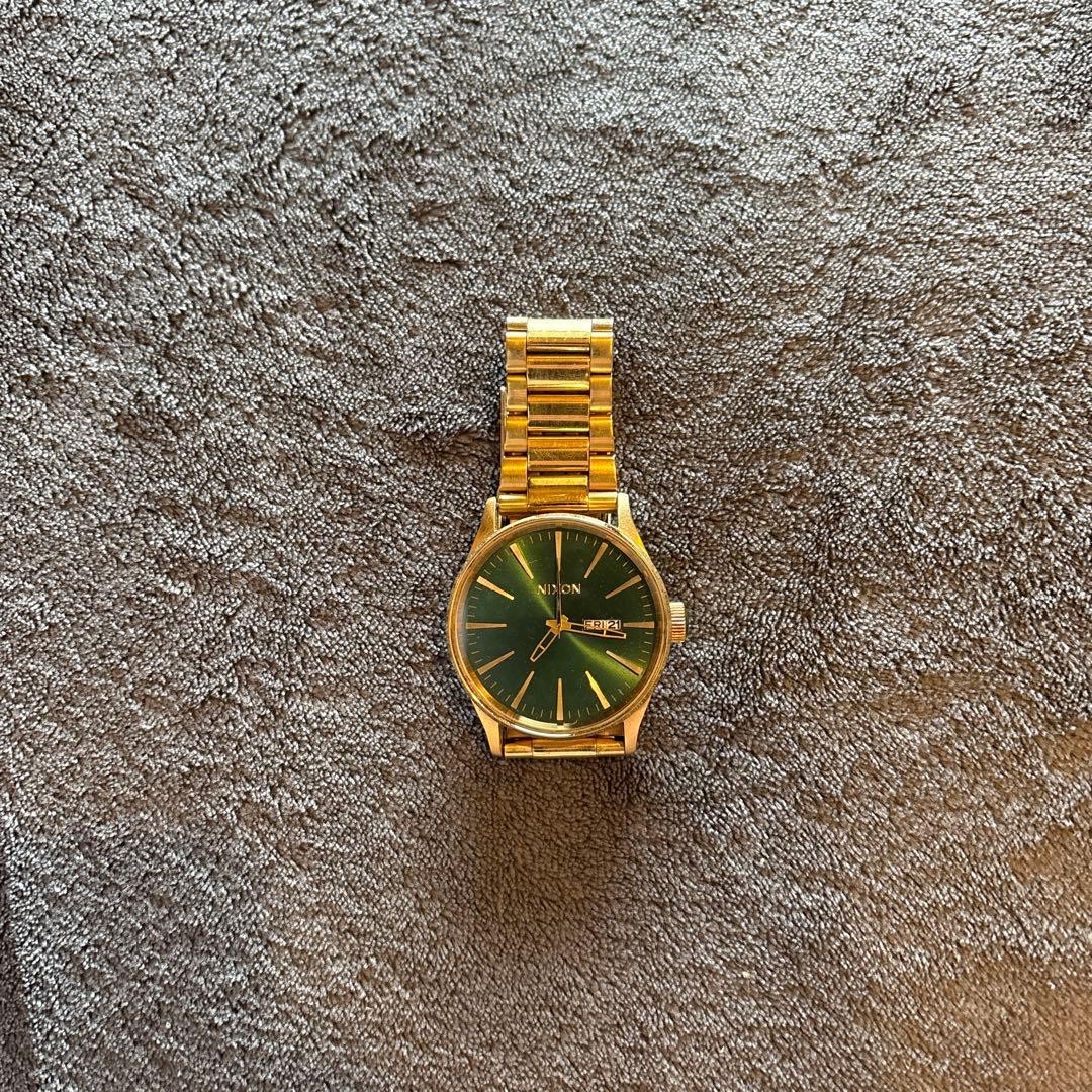 Nixon gold/NEVER BE LATE/thesentry ss