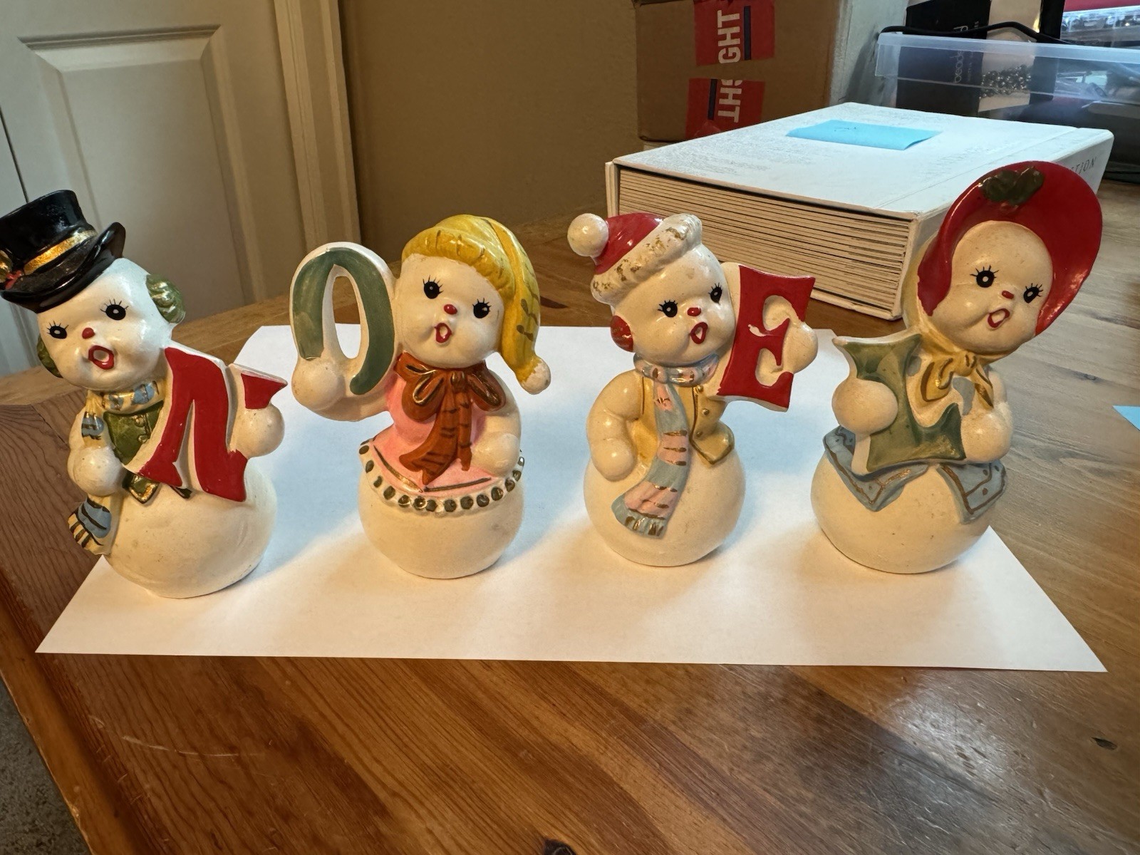 Vintage Ucagco Ceramic Christmas NOEL snowmen Salt And Pepper Shakers