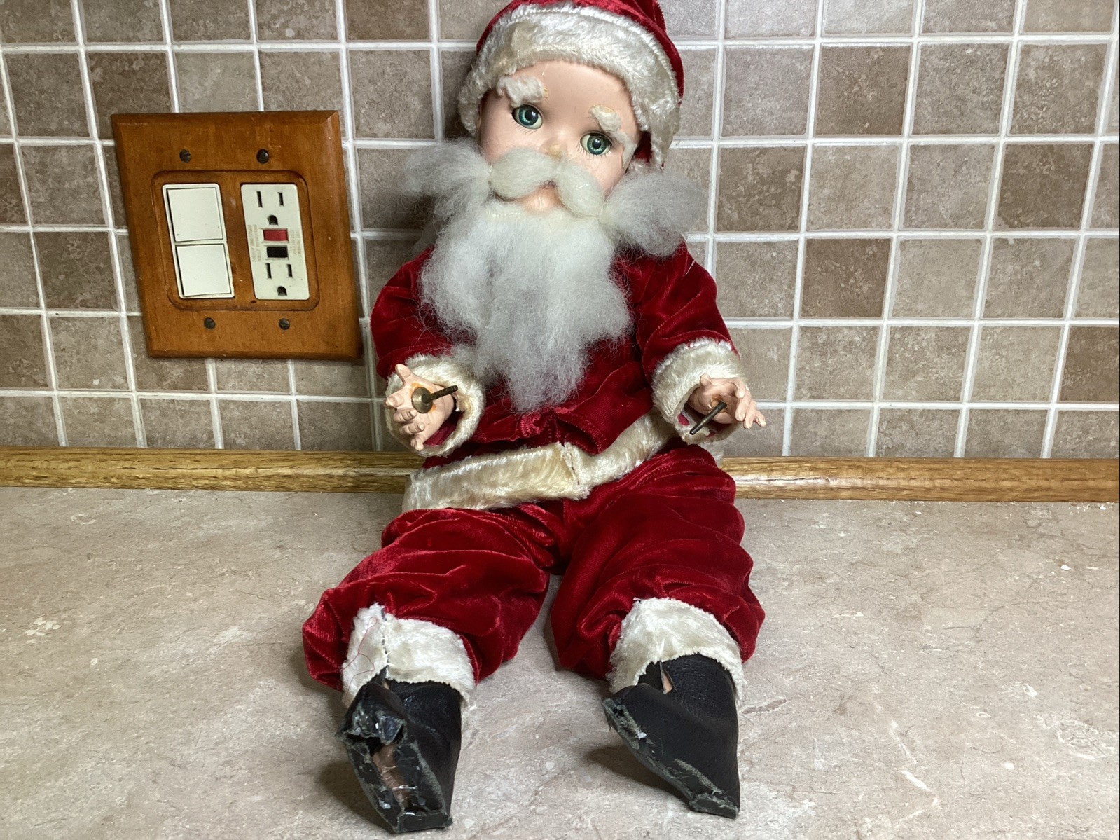 Vintage Hard Body Santa Claus Doll-plastic Face -18