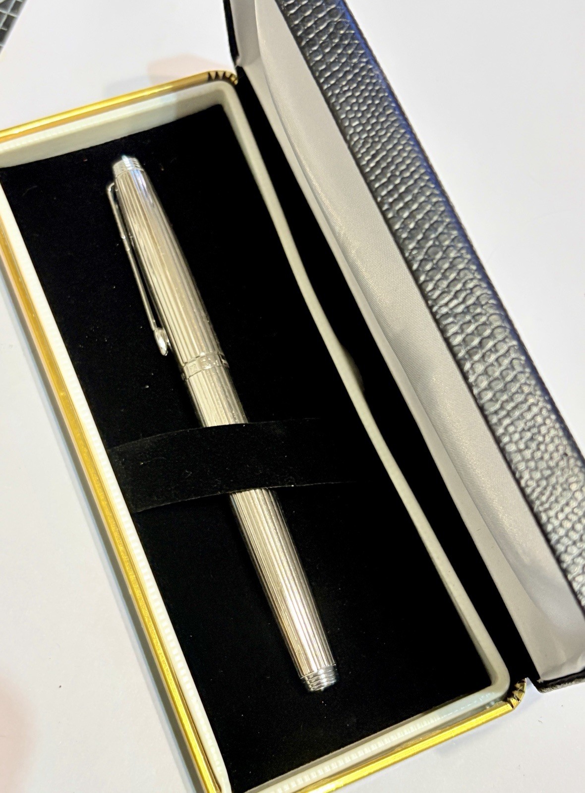 Vintage Parker 75 Godron - Rare c. 1970-1971 French 30micron Silv/plate 14k Nib