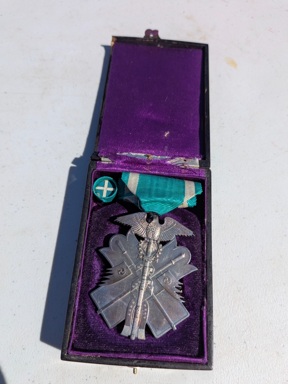 WWII Japanese Medal CASED ORDER OF THE GOLDEN KITE, 6TH CLASS