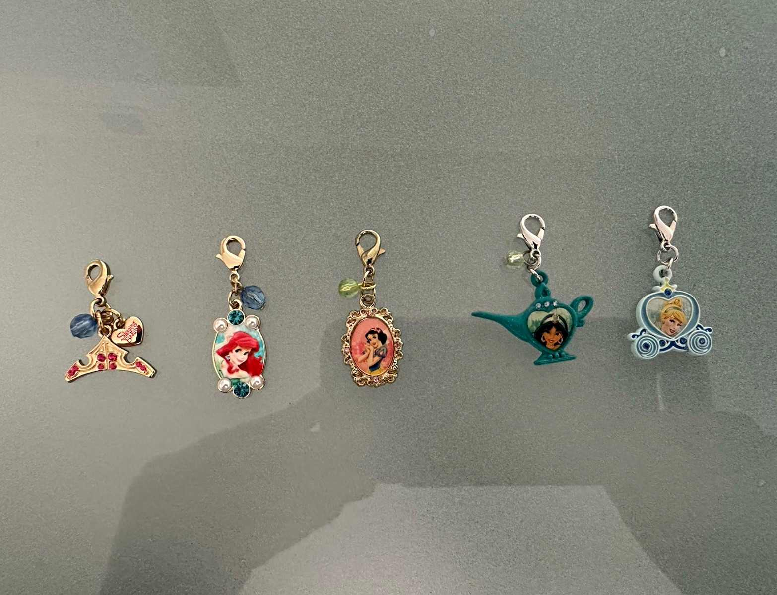 Disney  World park Princesses iconic princess exclusive limited edition 5 pc ￼