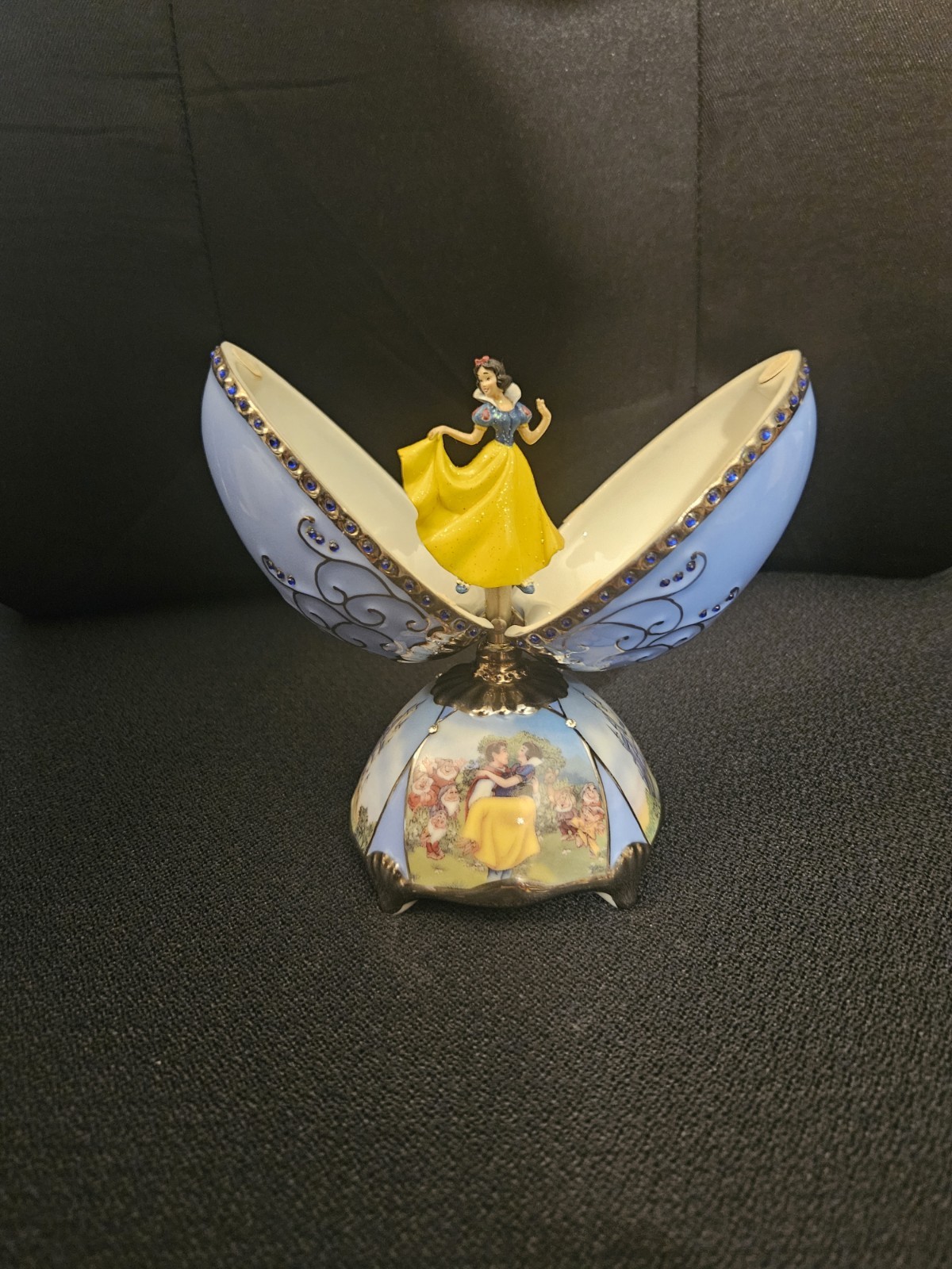 Rare Disney Snow White Musical Egg Limited Edition Bradford Exchange Heirloom