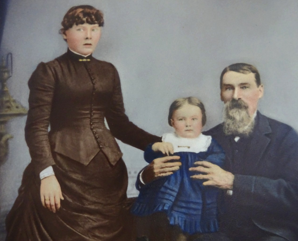 OLD HAND COLORED FAMILY PORTRAIT c. 1890s by  EAMES STUDIO MANCHESTER NH