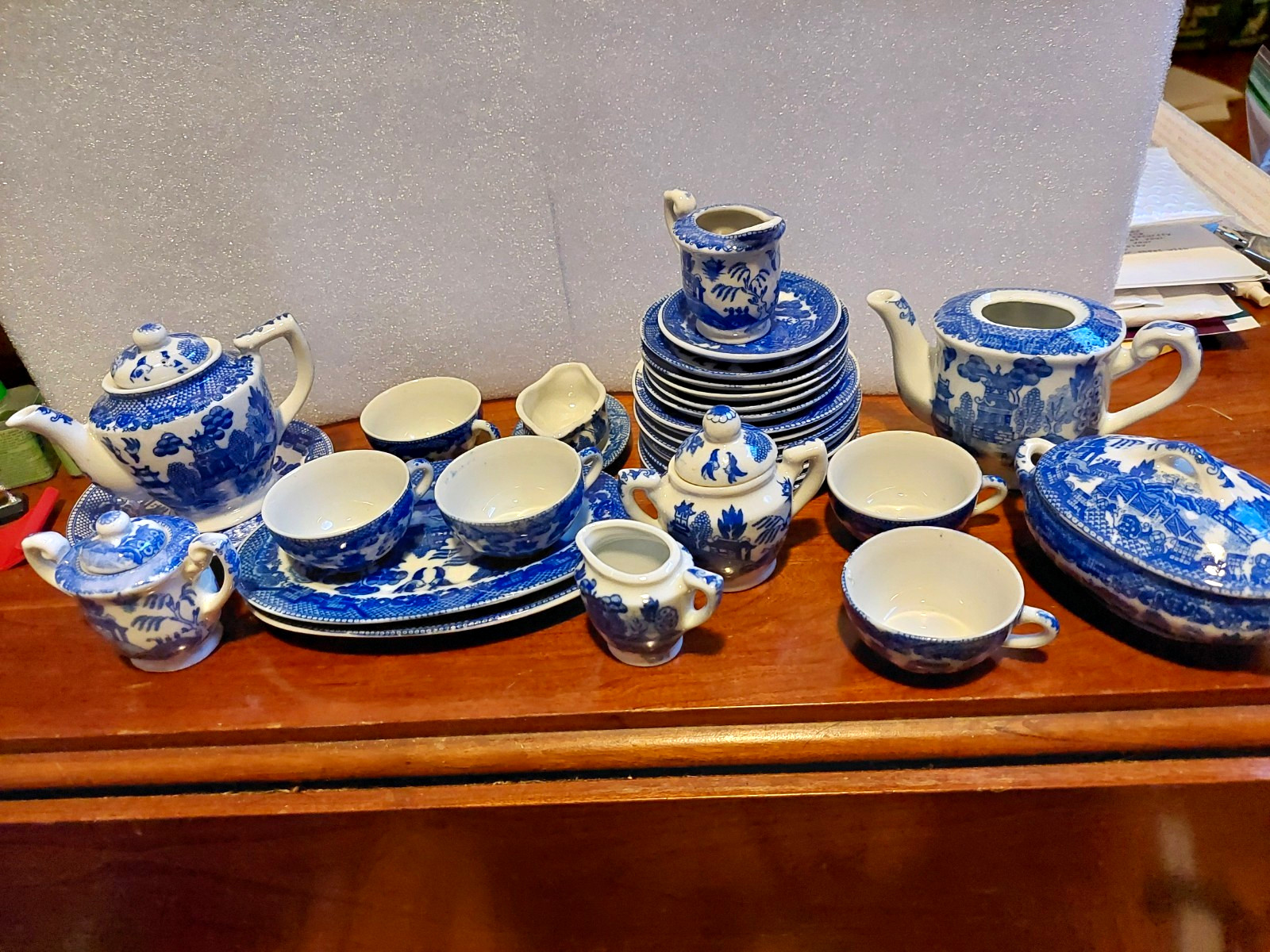  Vintage Blue Willow child\'s miniature tea and dinner service set 