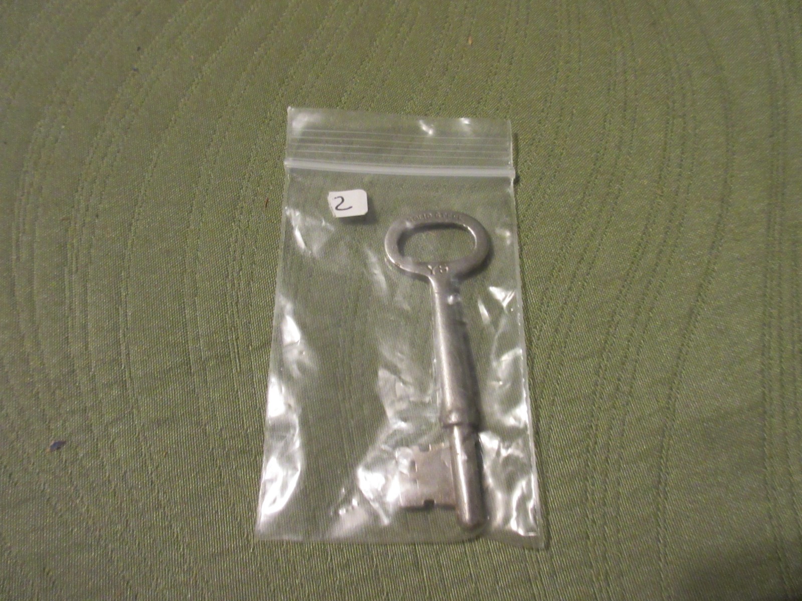 VINTAGE YALE & TOWNE SOLID STEEL SKELETON KEY