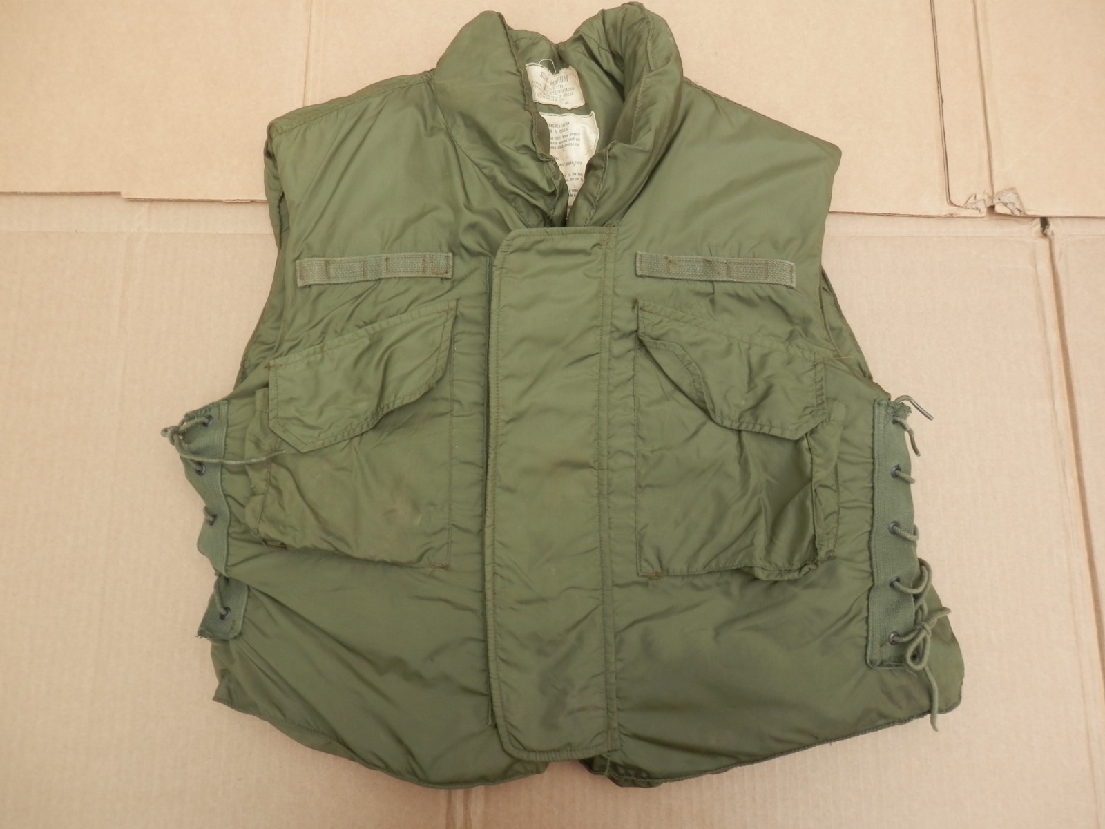 Vtg 1968 Vietnam US Army M-1952A Fragmentation Protective Flak Vest Medium