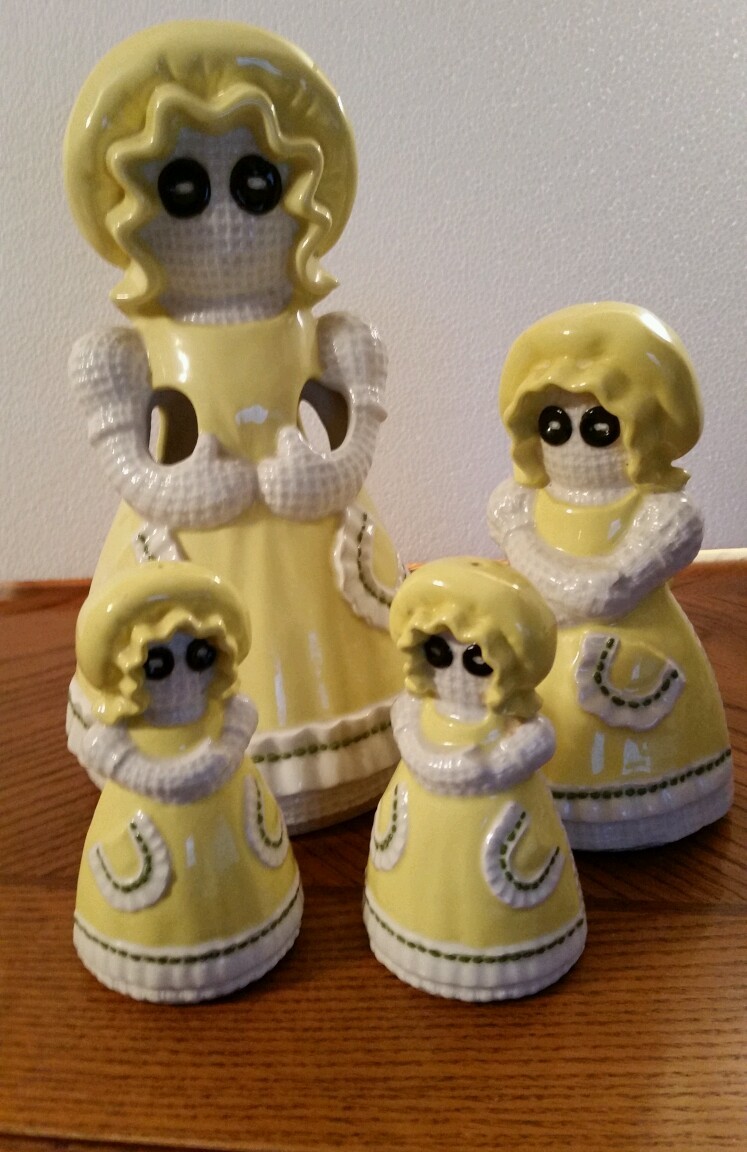 Vintage ceramic 4 pc set marked excellent