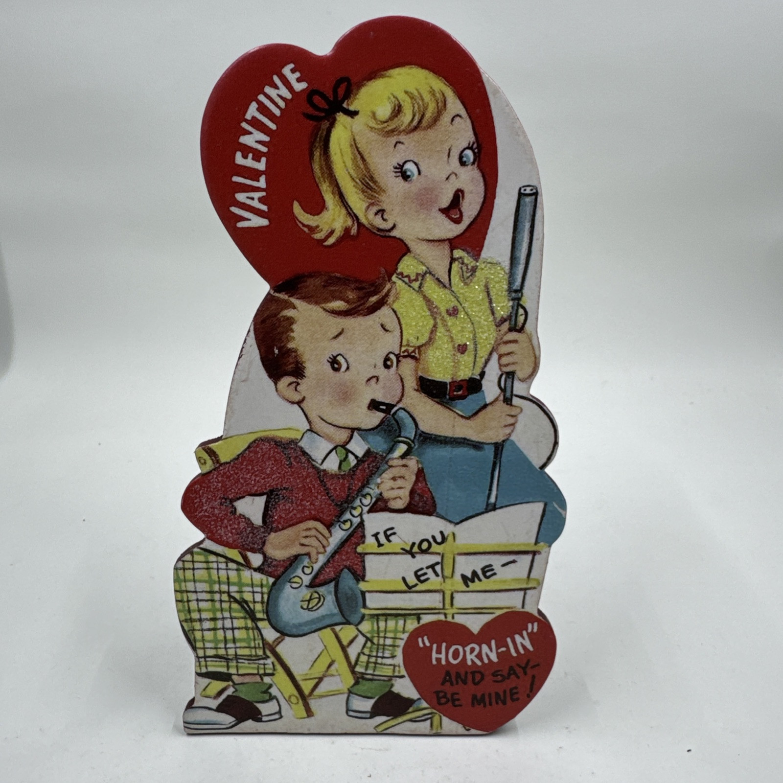 Vintage-look Valentine Die cut stand up girl boy playing instruments