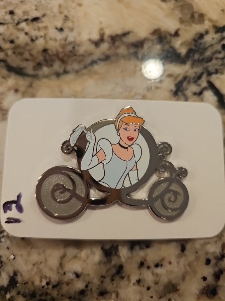 Disney PALM Cinderella Carriage and locks Mystery Pin Le 300