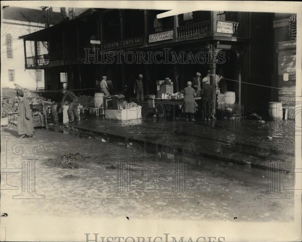 1927 Press Photo Montpelier Vermont Grocery Business Moves to Sidewalk