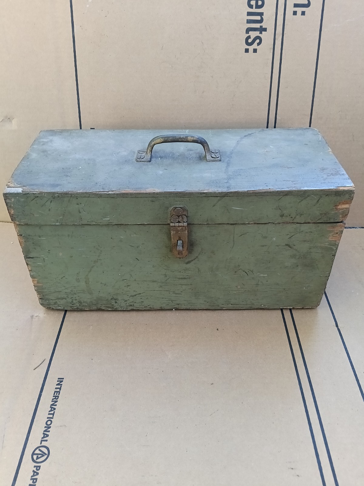 Primitive Old Green Chippy Paint Wood Box w/Hasp Lid Handle 15x6x7 inches