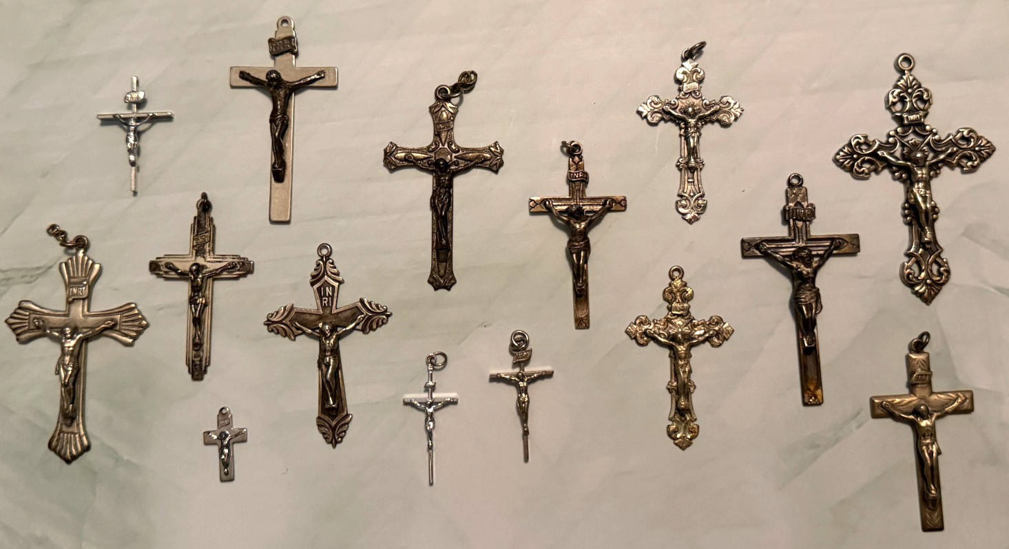LOT OF 15 VINTAGE CATHOLIC RELIGIOUS STERLING SILVER CRUCIFIXES WOW