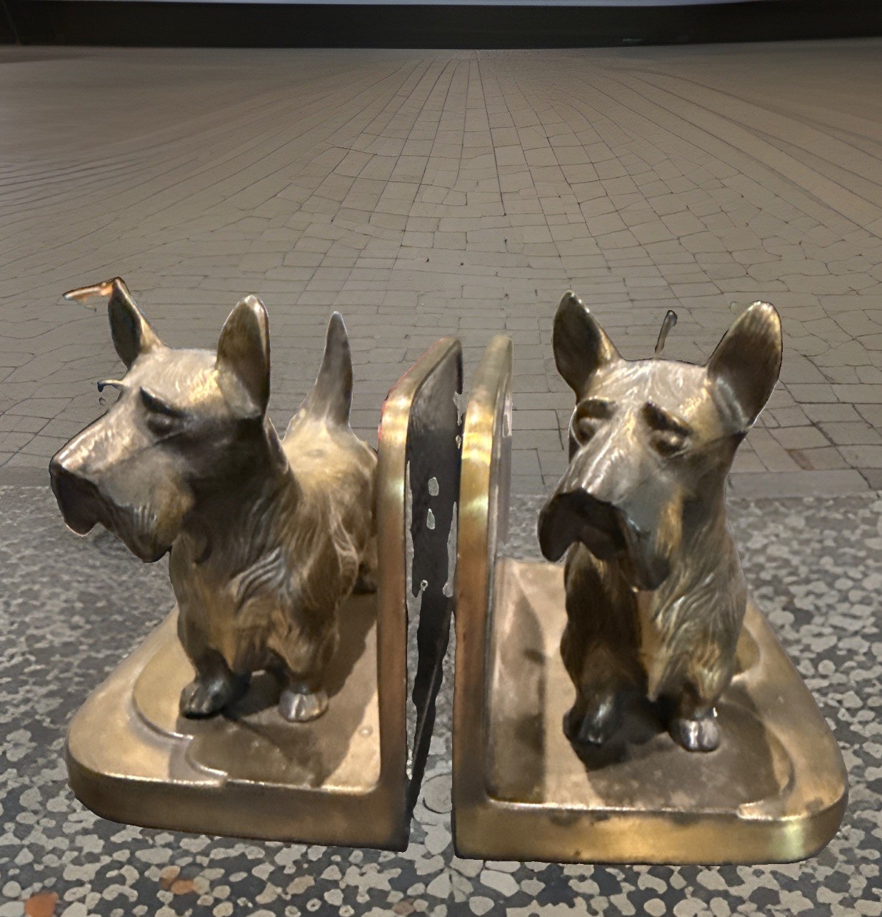 ANTIQUE SIGNED FRANKART ART DECO SCOTTIE DOG BOOKENDS DOGS IN GREAT CONDITION