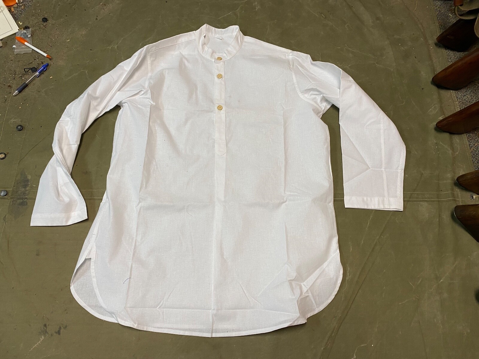 WWII SOVIET RUSSIAN INFANTRY & NKVD OFFICER WHITE SERVICE SHIRT-LARGE 44R