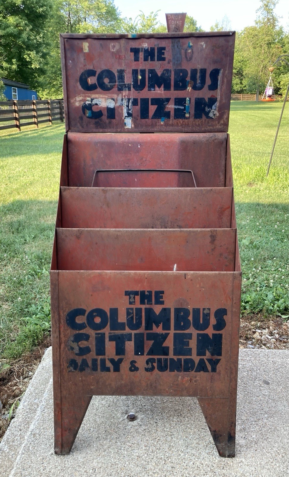Antique The Columbus Citizen Daily & Sunday Ohio Metal Newspaper Stand Rack