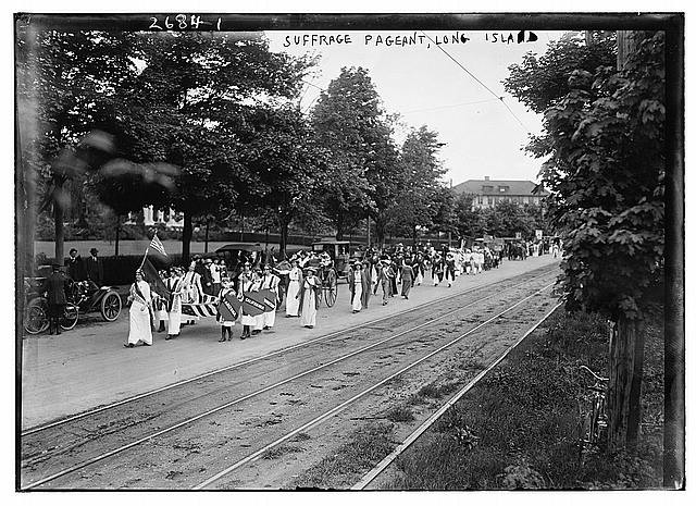 Photo:Suffrage Pageant Parade Mineola to Hempstead Long Island NY 1913