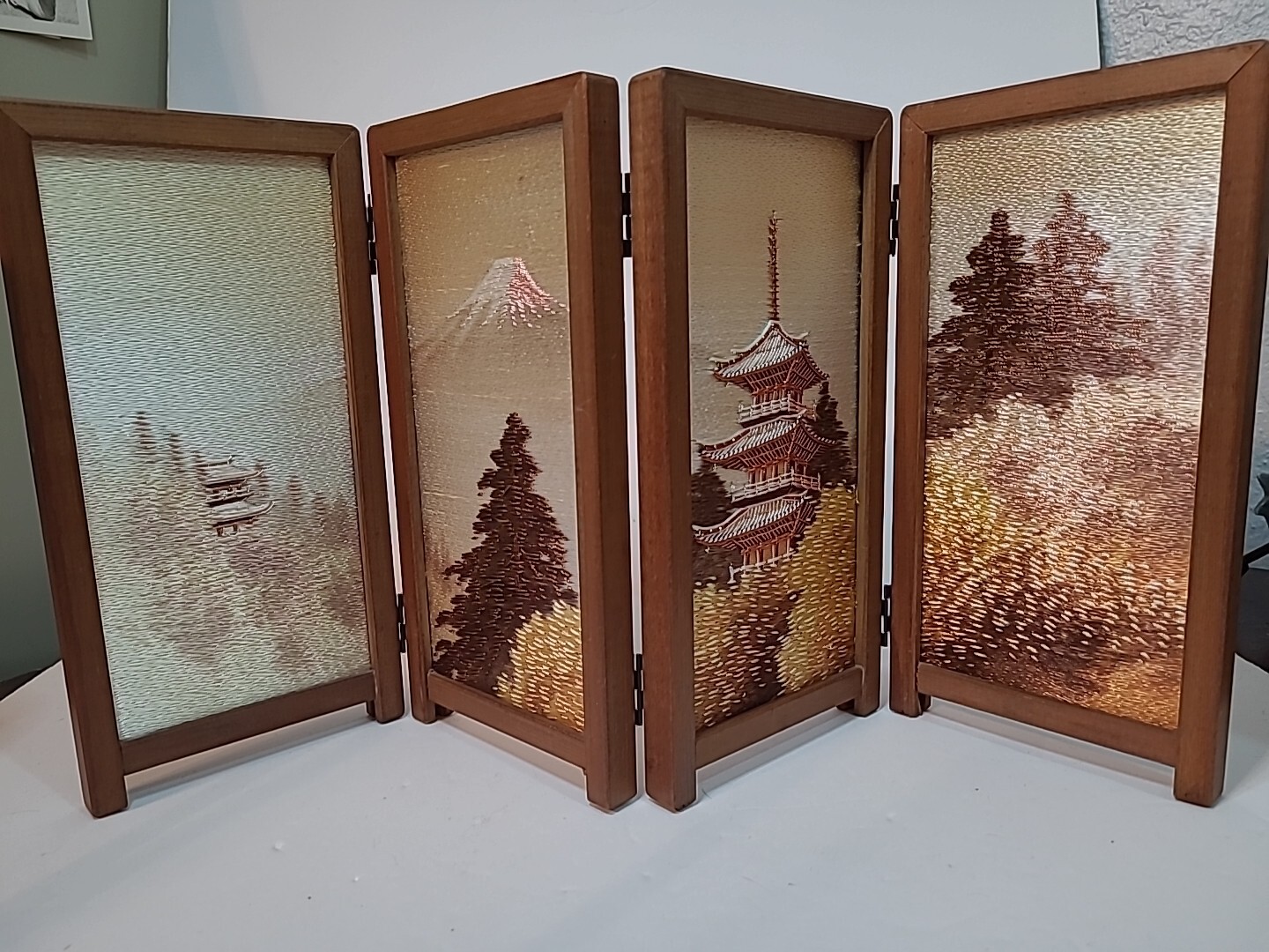 Vintage panel japanese folding  screen panelsshell art hand embroidery tabletop