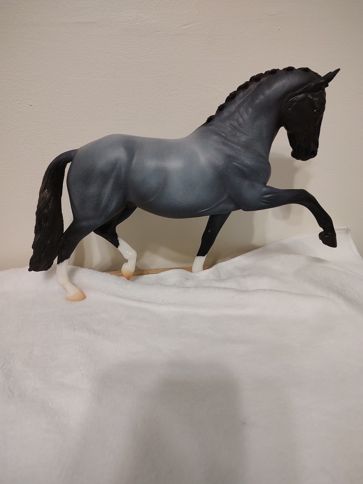 Breyer 2025 Breyerfest Seize The Day Surprise ( Matte Blue Roan ) 