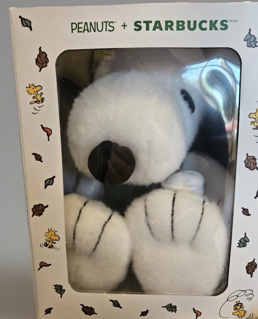 🖤💚NIB Starbucks 2026 Limited Edition Snoopy Plushie