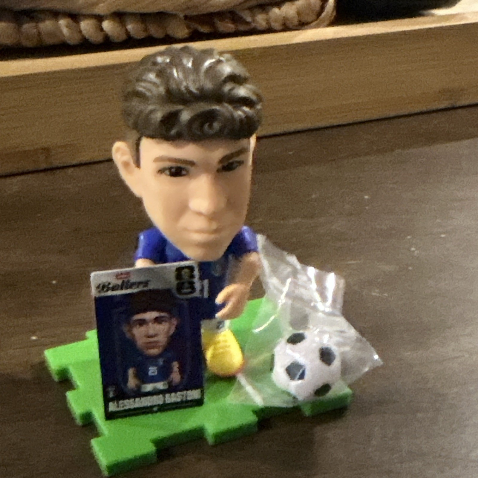 Zuru ballers Bastoni Figurine w/ Soccer Ball
