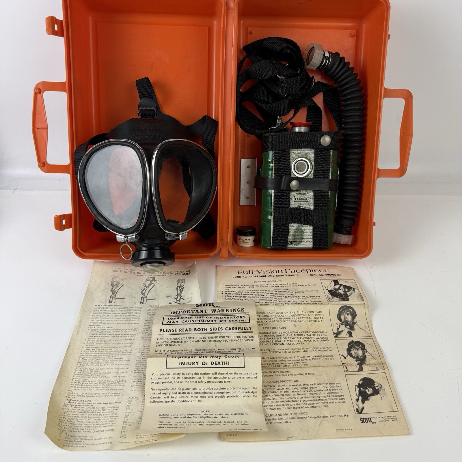 Vintage SCOTT Gas Mask For Ammonia w/ ACME Full Vision Face piece No. 8