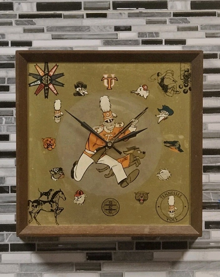 Rare Vintage 1970 University of Tenneessee RockyTop  wall clock  Vols