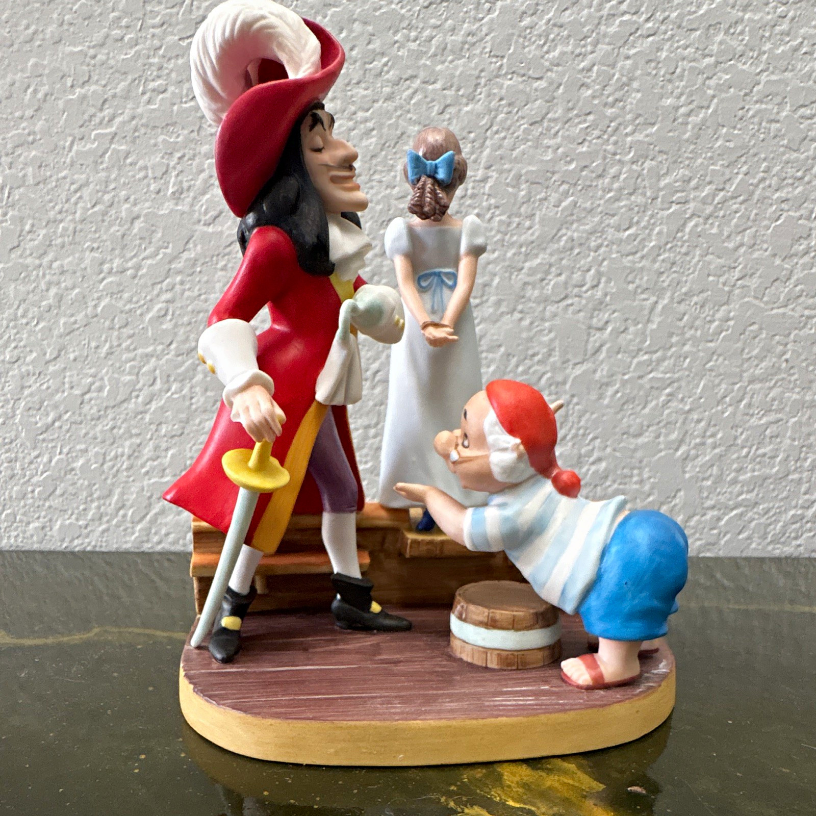 Disney Heroes & Villains Peter Pan Figurine Captain Hook Wendy & Mr. Smee #444