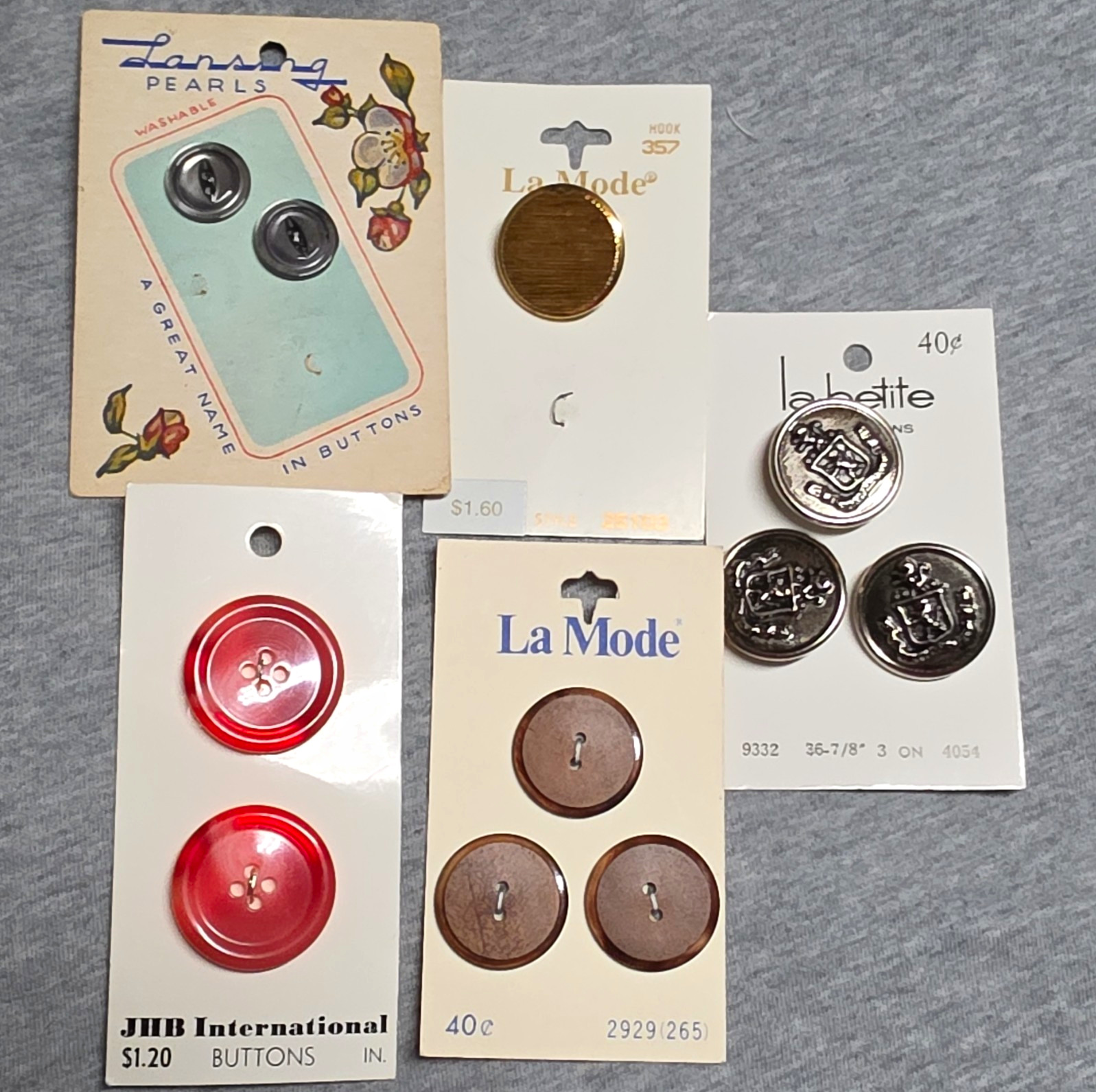 Vintage Mixed Lot Round Sewing Buttons Multicolor 