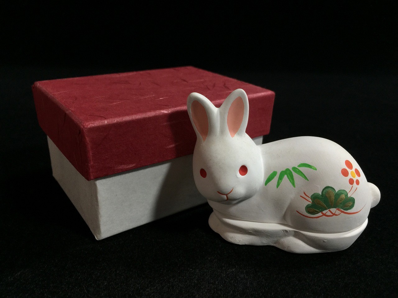 V0261 / Vintage Japanese Ceramic Rabbit Kogo Incense Burner Trinket Box Zodiac