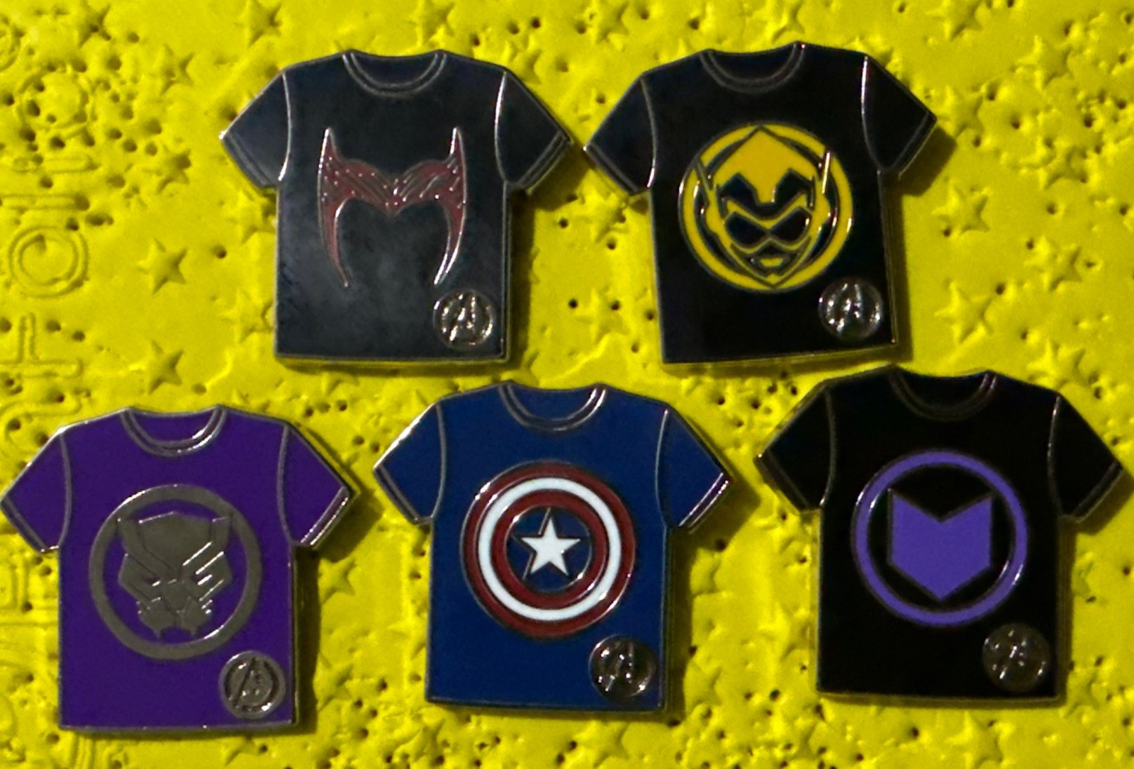 2024 Disney Marvel Avengers T-Shirt Hidden Mickey Pin Set. NO CHASER