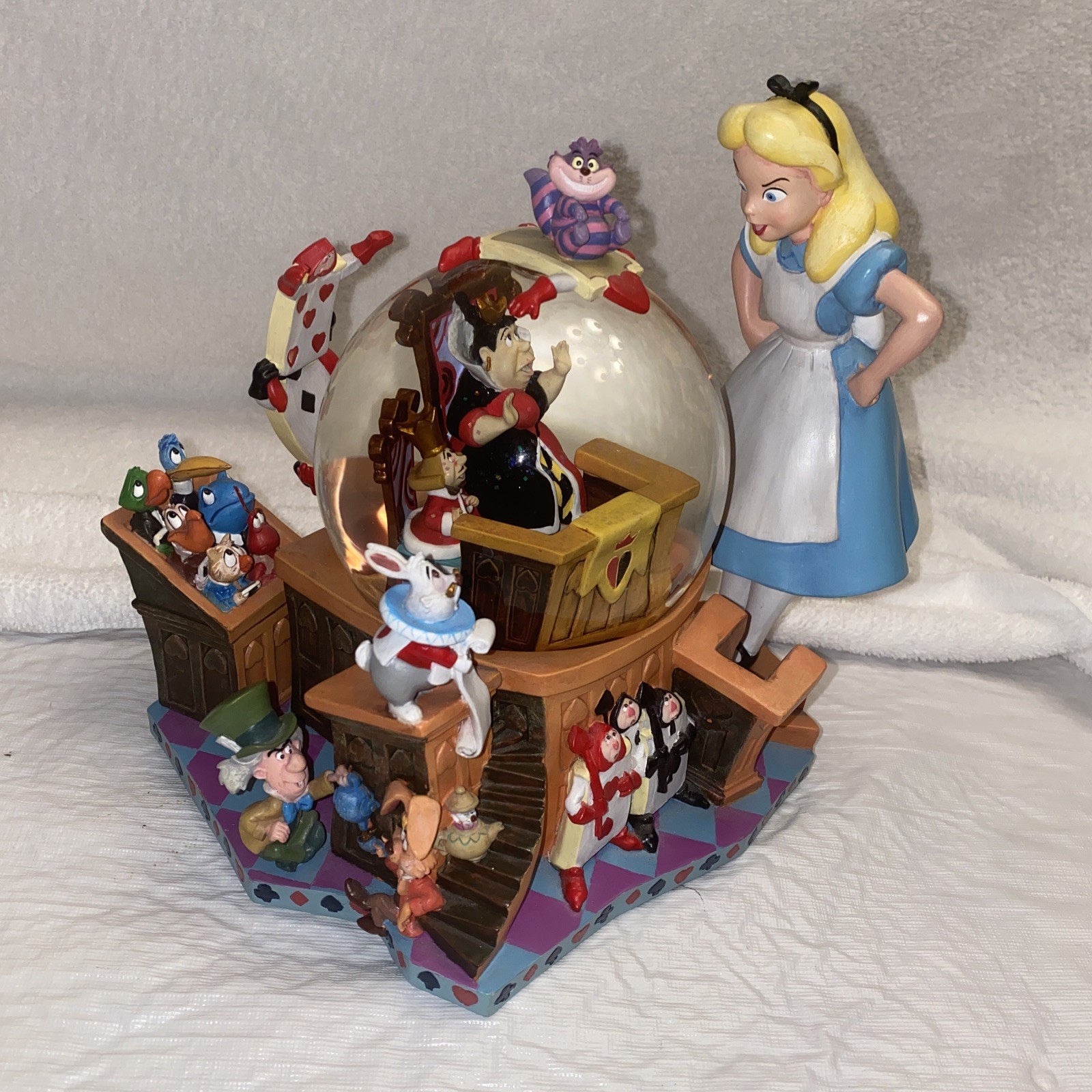 EUC Vintage Disney Alice In Wonderland Fiftieth Year Snow Globe Music Box