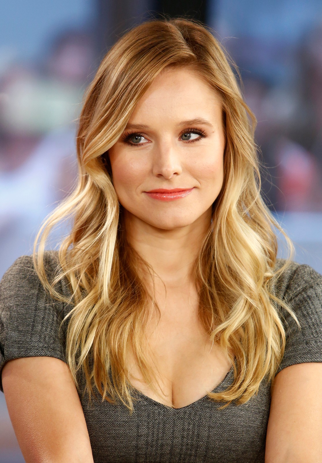 Kristen Bell in an 11