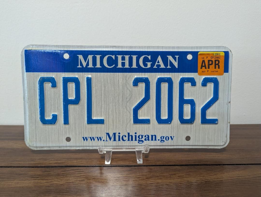 2015 Michigan License Plate #CPL 2062